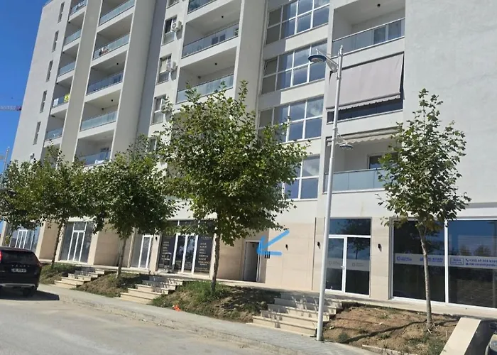 Sun-kissed Memories, Qerret Apartment
