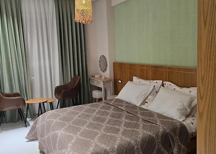 Sun-Kissed Memories, Qerret Beach Appartement *